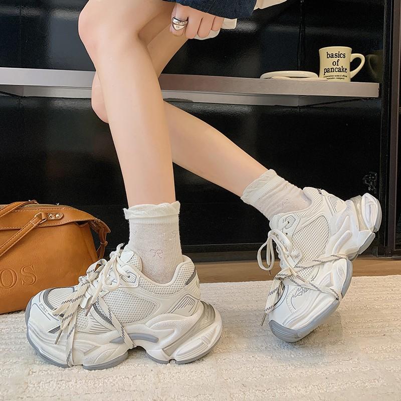 Casual Thick-soled Feet, Small Thick-soled Women's New Spring Retro Lightweight Sports Shoes, Single Shoes