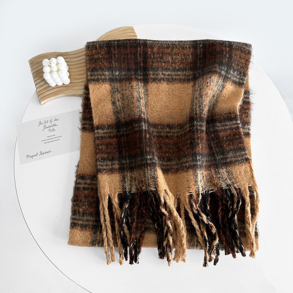 

Maillard scarf autumn and winter warm fringed retro high sense fashion high sense shawl student 230*47