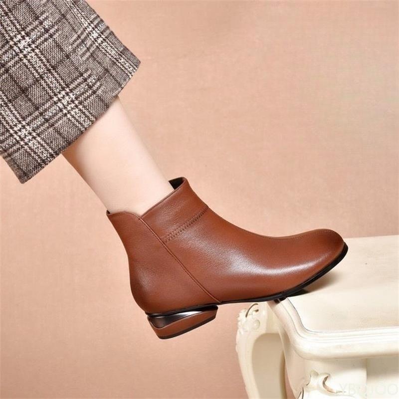 Women's Autumn Winter New Fashion Versatile Retro Short Boots Low Heel Anti Slip Simple Comfortable Round Toe Women's Shoes