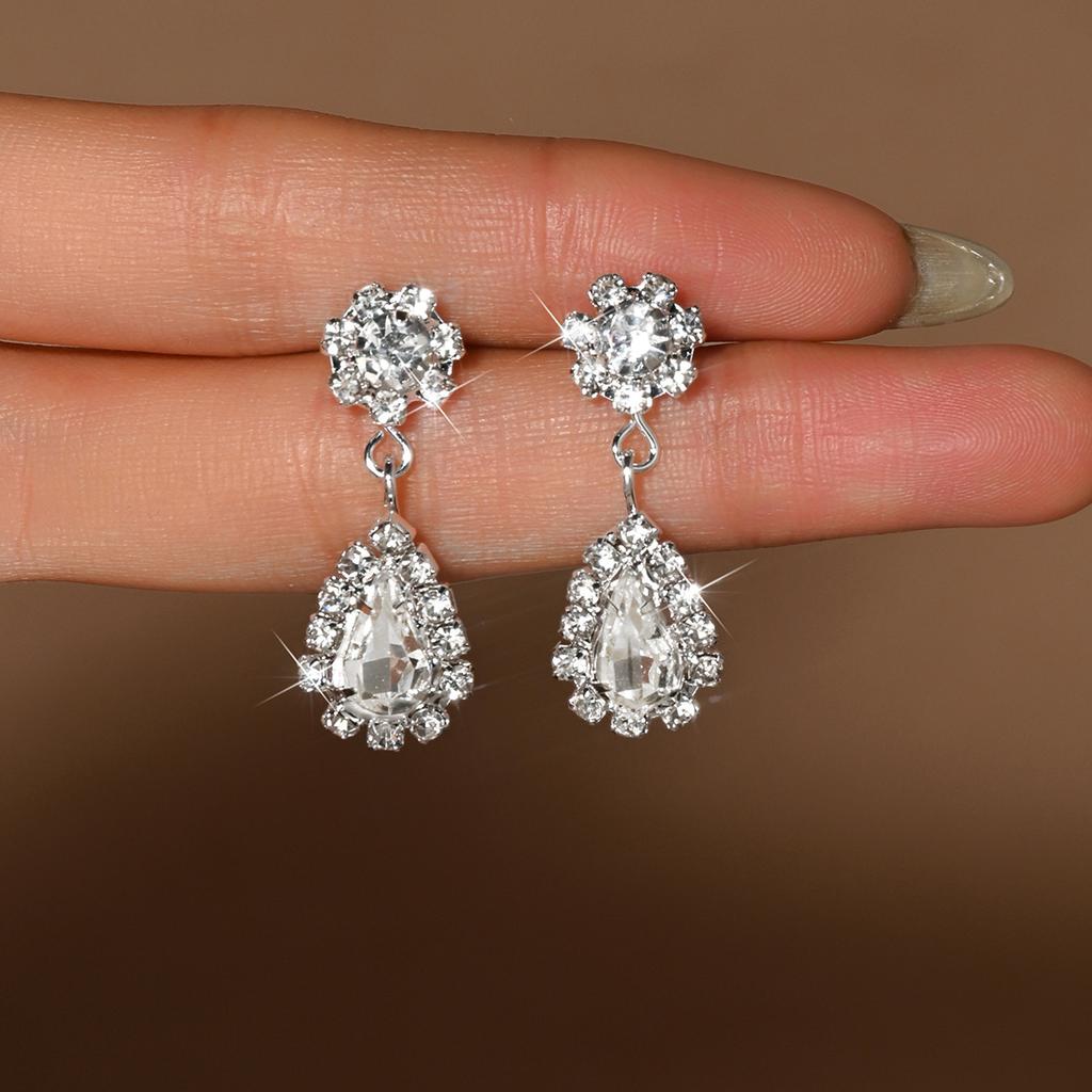 Leichter Luxus Wassertropfenförmig Super Glitzernd Temperament Hochwertig Zeigt Das Gesicht Kleine Ohrringe Ohrringe Modeschmuck Ohrringe Damen