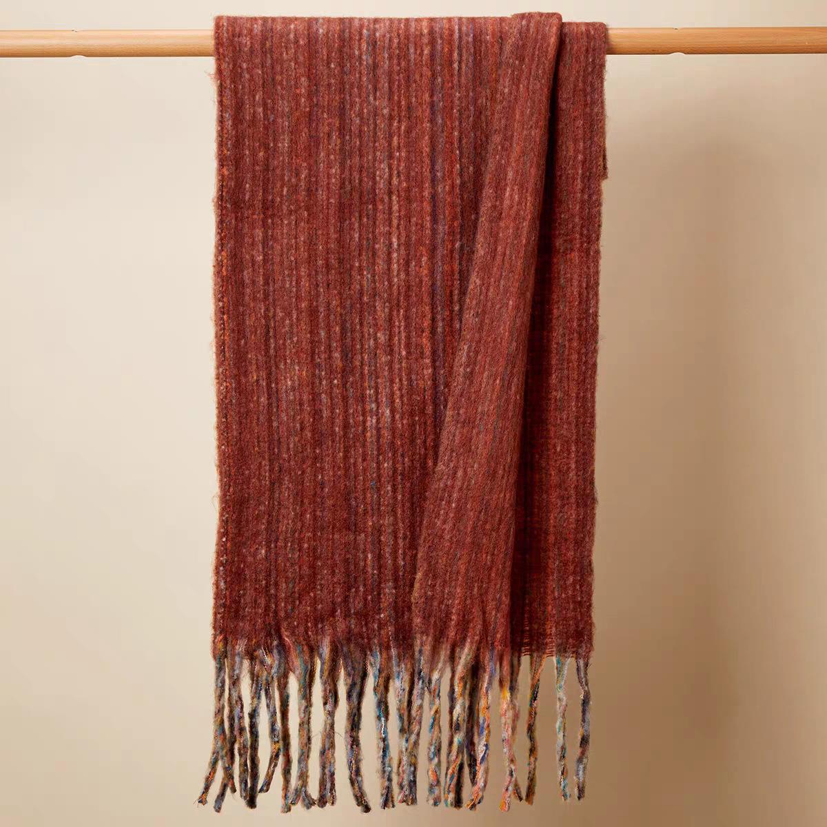 

Hot-selling shawl new loop yarn with flower thick tassel scarf Tonglu 200cm*50cm285g чорний