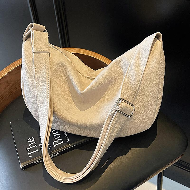 This Year's Popular Niche Design Shoulder Bag Women's 2025 New Fashion High-end Texture Messenger Versatile Dumpling Bag