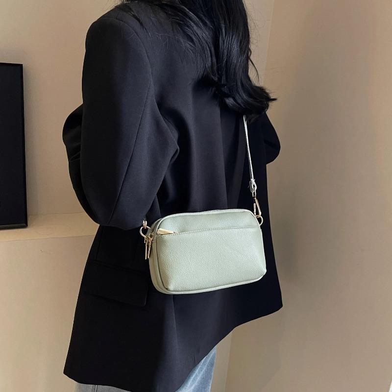 Chic Vegan Crossbody Bag Minimalist & Fashion-Forward PU Shoulder Bag for Women Simple and Versatile Small Square Bag