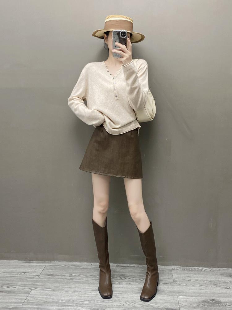Women's Versatile V-Neck Cashmere Sweater - Loose Fit, Buttoned, Lazy Style Knitwear for Autumn/Winter