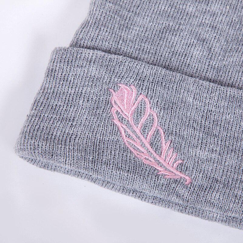 Unisex Winter Beanies Embroidery Feather Pink Balck Knit Hat Casual Comfortable Woolen Hat Warm Cold-proof Cap