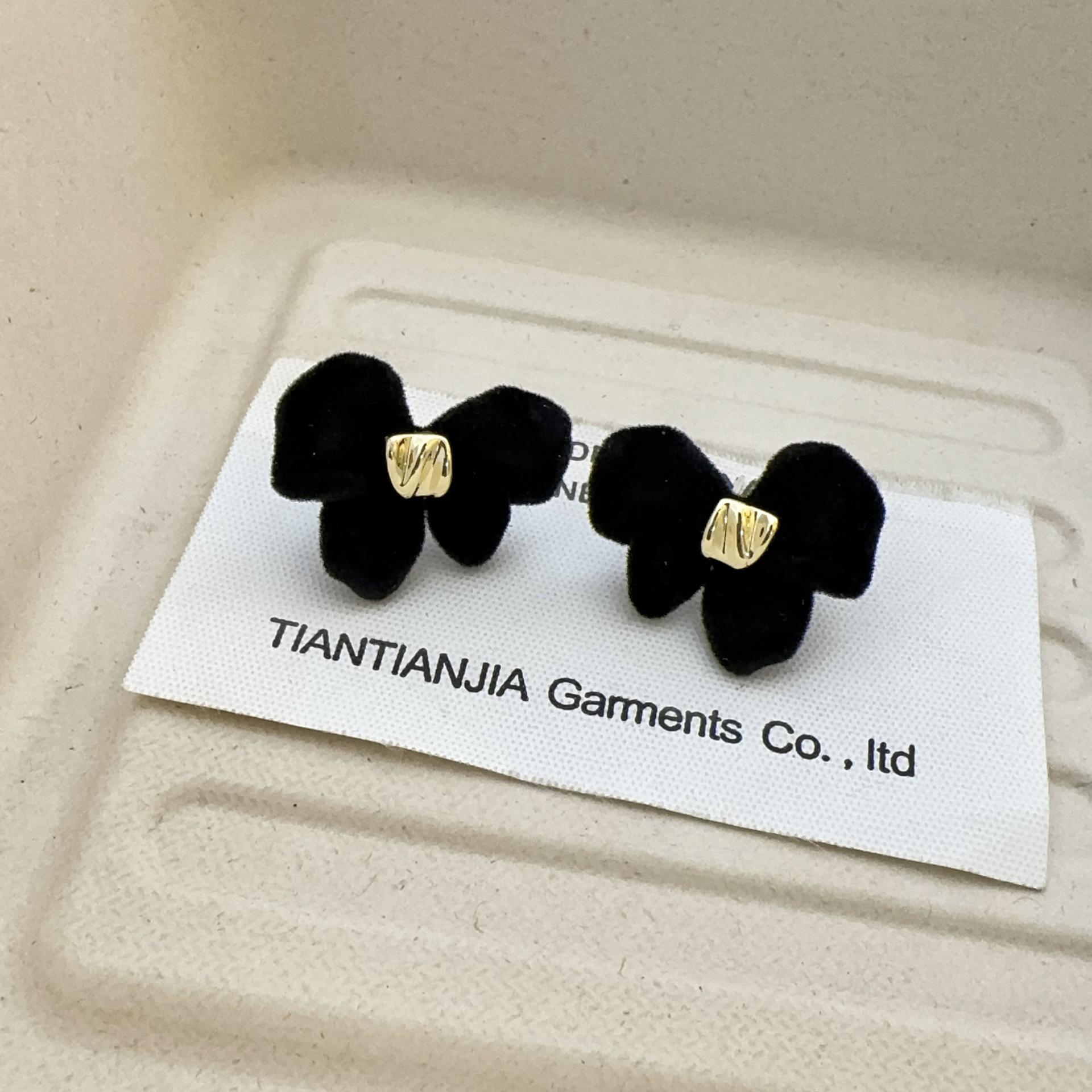 

Gold Glitter Bowknot Stud Earrings - Women s Fashion, Versatile Light Luxury for Autumn & Winter