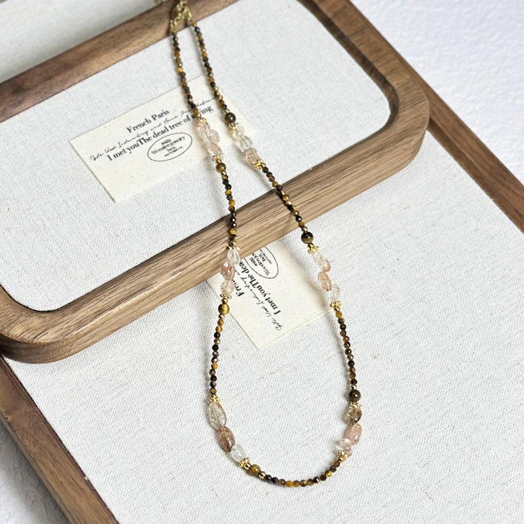 High-End Black Gold Freeform Stone Necklace with Tiger Eye Beads - Versatile Women's Choker and Sweater Chain.