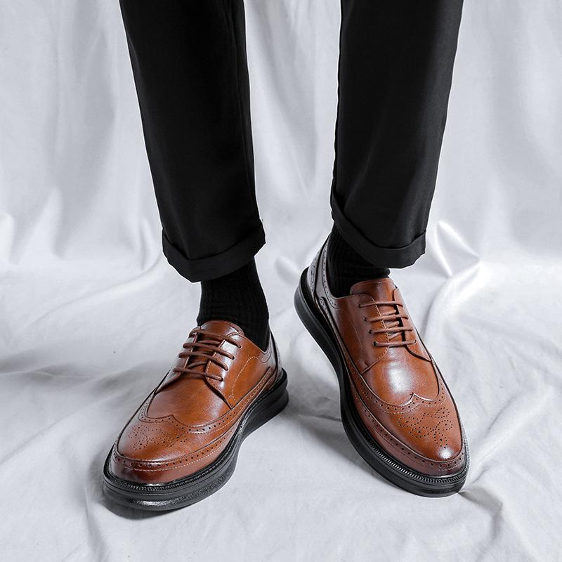 Heißer Verkauf Herren Freizeitschuhe Luxus Lackleder Flach Designer Schuh Herren Bequem Party Büro Business Casual Schuh Elegante Slipper