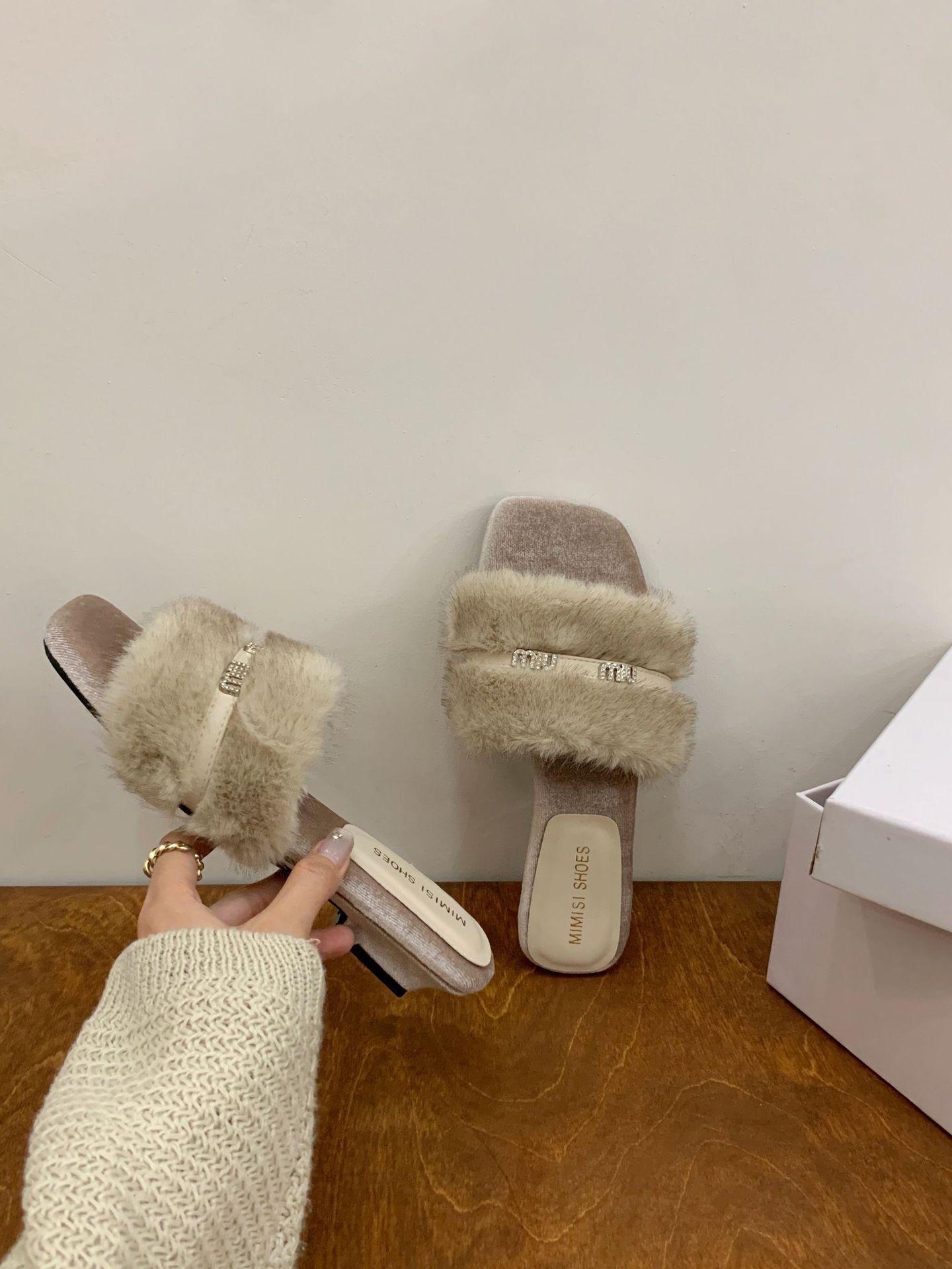 

French evening breeze rhinestone one-word fluffy slippers for women to wear 2025 spring and autumn new imitation mink hair low-heeled sandals 39 абрикосовий