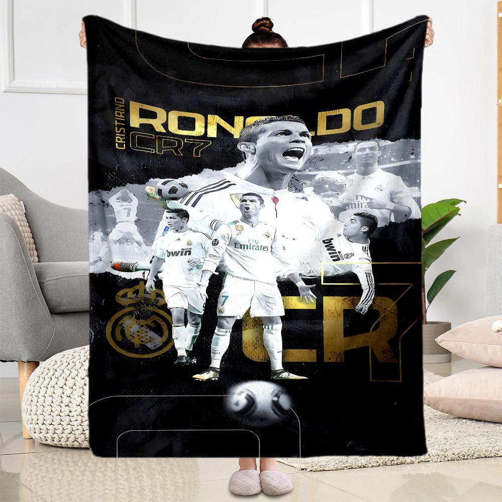 Ronaldo Manchester United Legacy Suitable blanket for offices, travel, living rooms also a good gift for friends and family Suitable for all seasons.