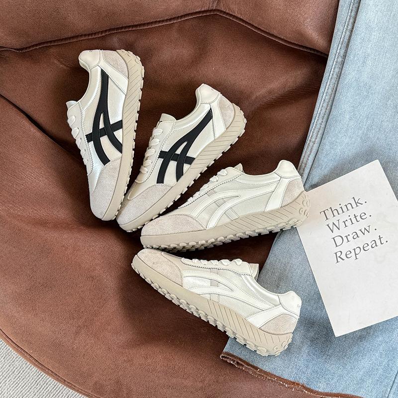 Flat bottom versatile German training shoes women's 2025 new autumn explosion Forrest Gump shoes non-slip heightening sports and leisure board shoes