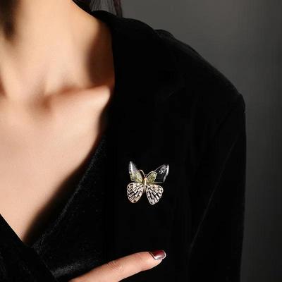 Fashion Clothes Decor Shell Animal Butterfly Brooch Wedding Jewelry New Hollowed Out Women's Flight Imitation Pearl Accessories