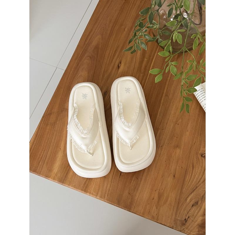 Flip-flops women s summer outer wear new fashionable thick-bottomed niche sandals 40 3450₽