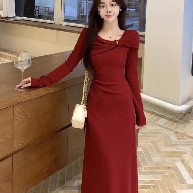 Elegant Red Knitted Waist-Cinched Dress for Women - Autumn/Winter 2026 