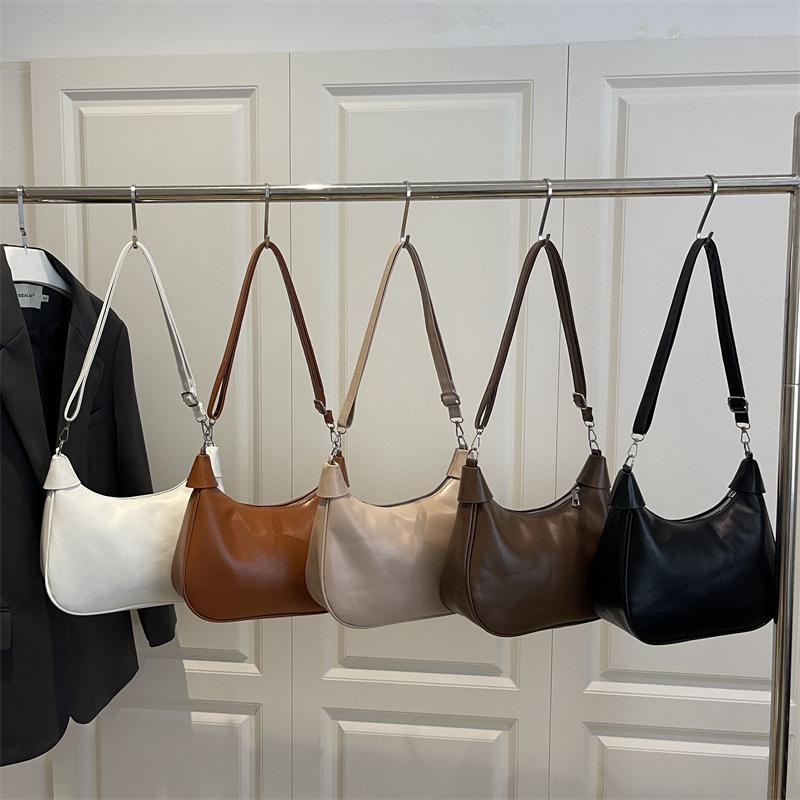 New Popular Versatile Underarm Bag Oil Wax Leather Trend Ins Shoulder Messenger Bag Autumn and Winter New Korean Women's Bag