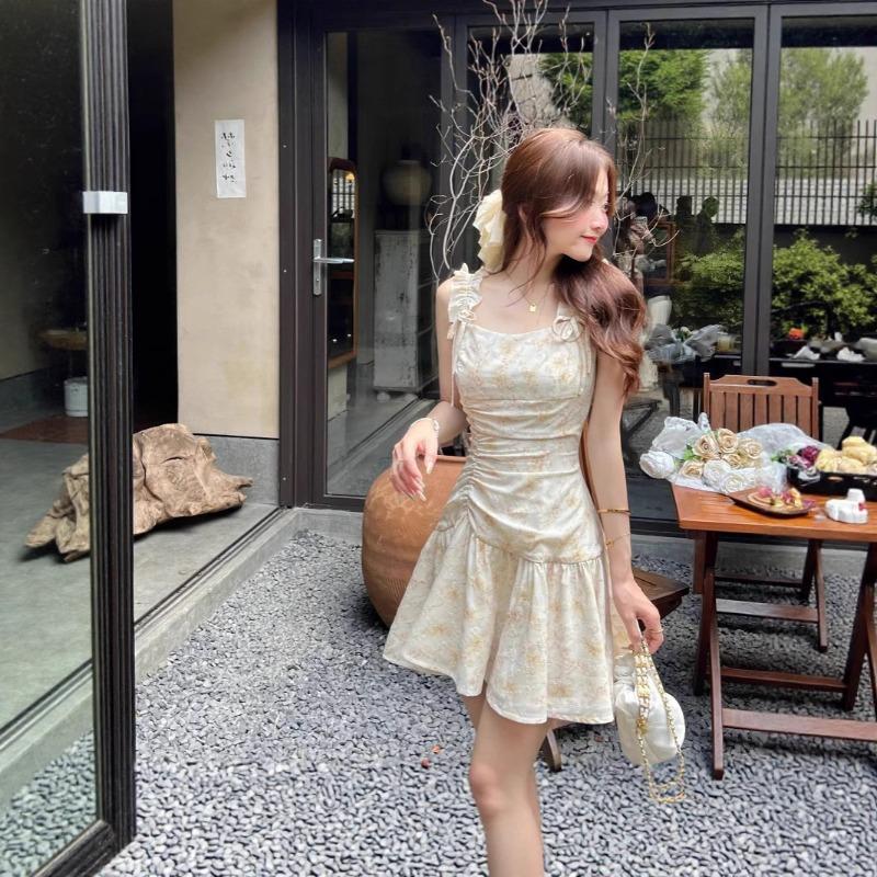 Summer new French temperament fashion romantic bow small floral short suspender dress