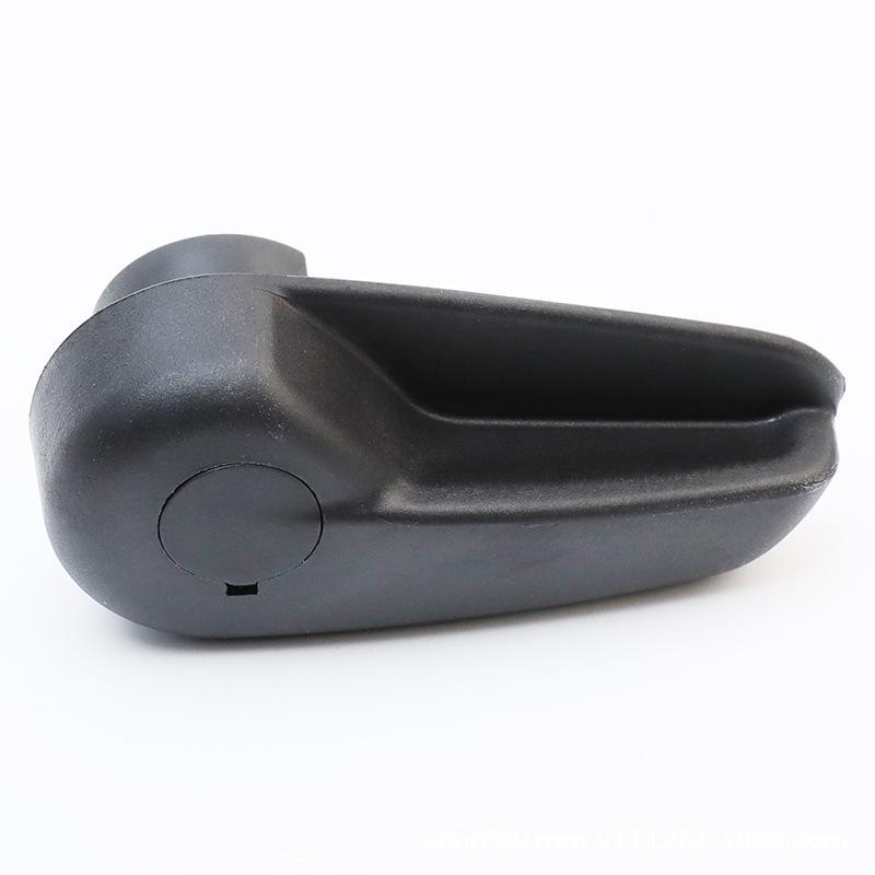 The 6M2116B626 is a compatible hood release handle switch for Ford Mondeo and S-MAX models.