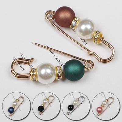 1 db Exquisite Cardigan Clip Pearl Bross Ékszer Ajándék Strasszkő öltöny Pin Divat Női Kiegészítők
