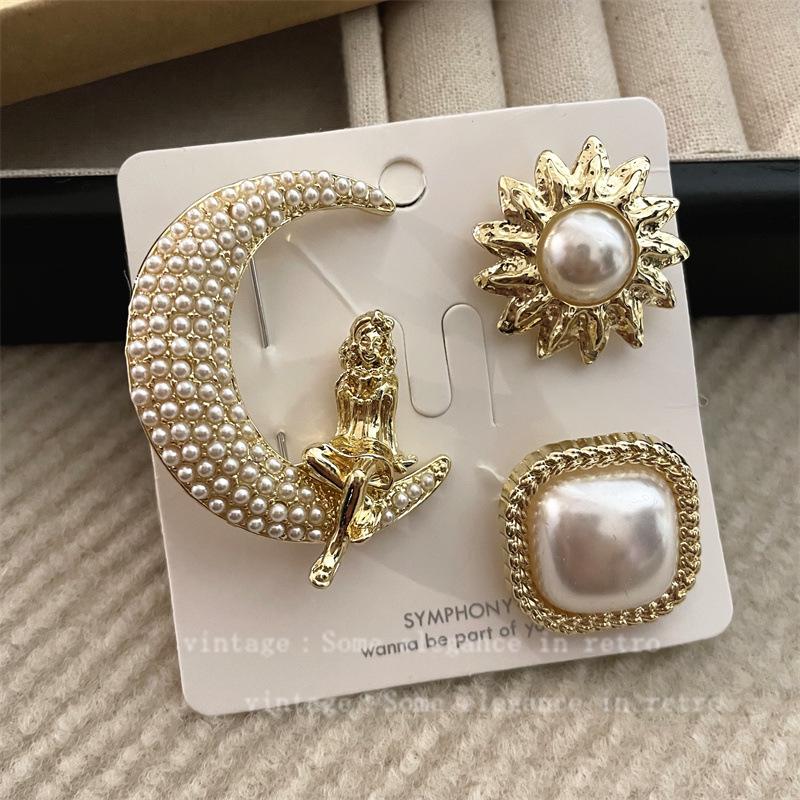 Vintage Distressed Brooch Set: Coco Style Corsage Pin Collection