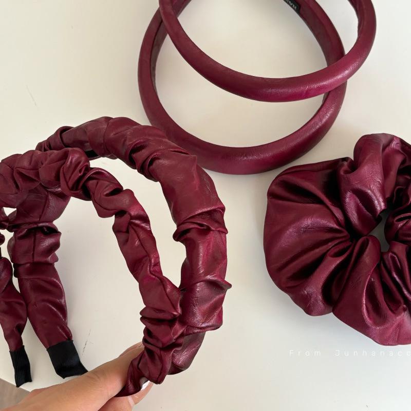 

Retro Red PU Leather Women s Versatile Pleated Headband & Hair Clip Set