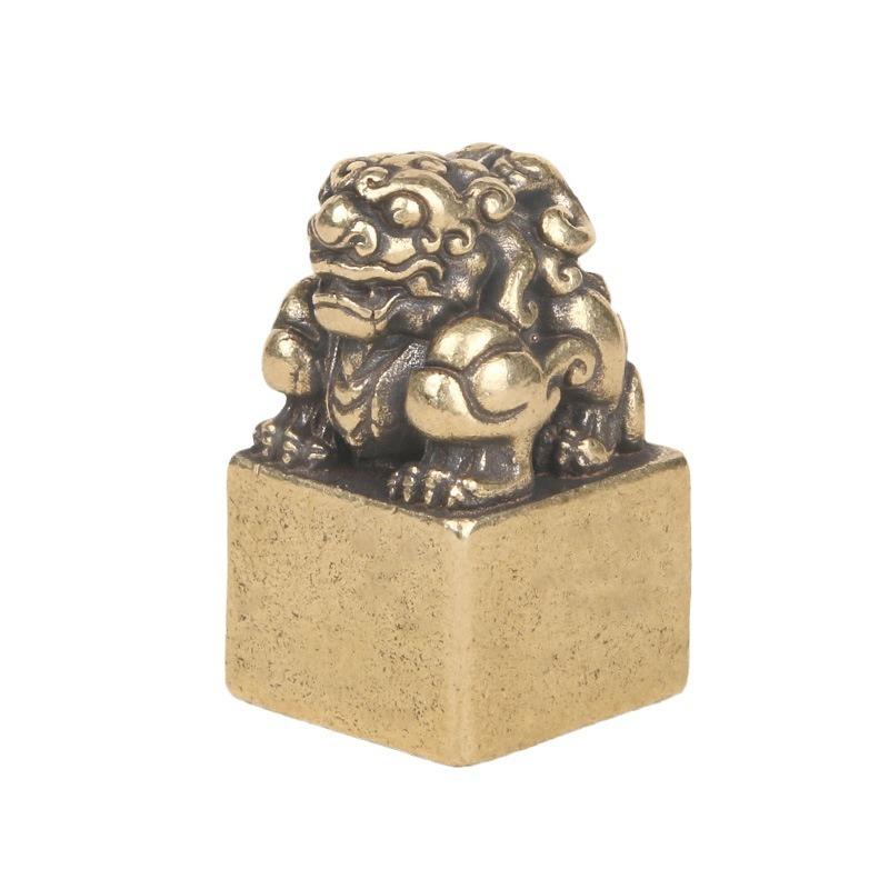 Vintage Brass Pixiu Desktop Ornament Antique Auspicious Beast Copper Engraved Leisure Seal Old Copperware Collection W