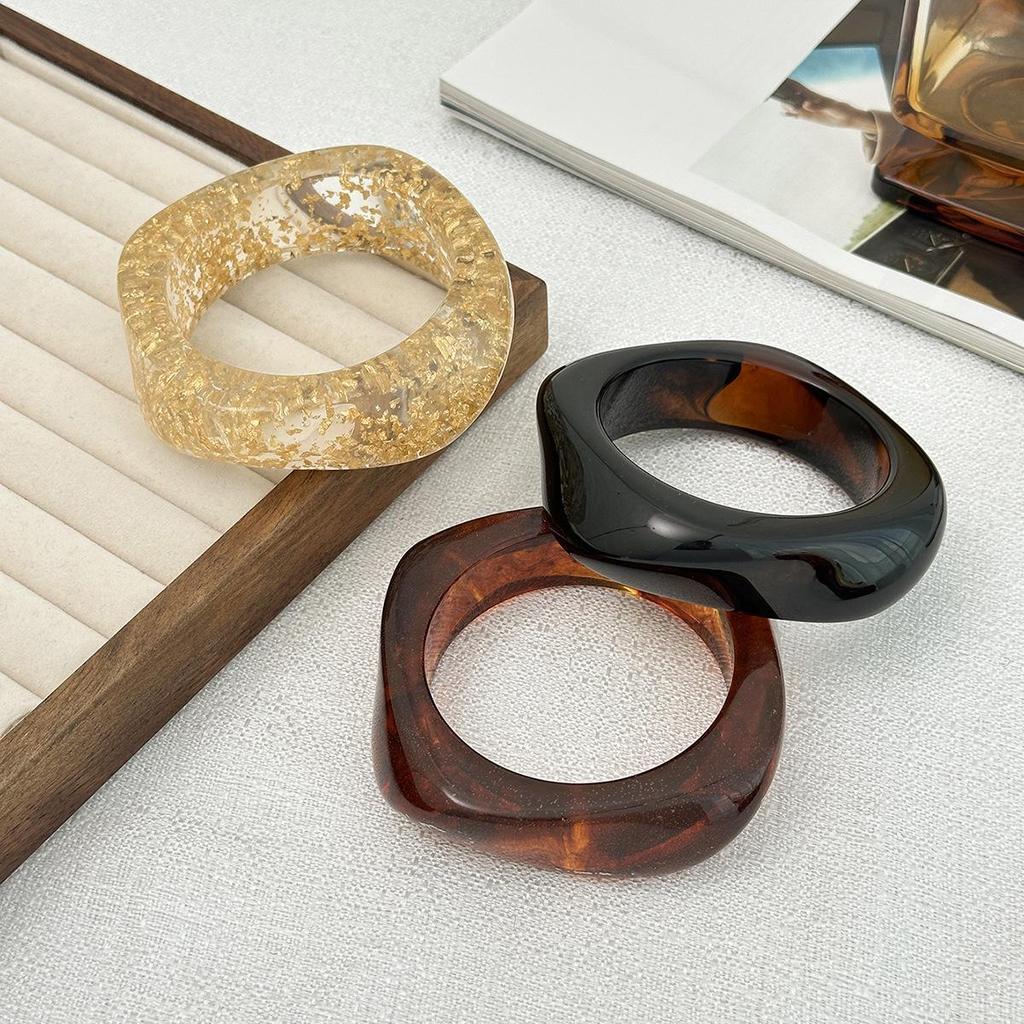 Translucent Retro Ombre Acrylic Bracelet with Irregular Polygon Design