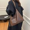 Large capacity retro simple tote bag women's fashion new soft leather shoulder bag solid color versatile commuter armpit bag