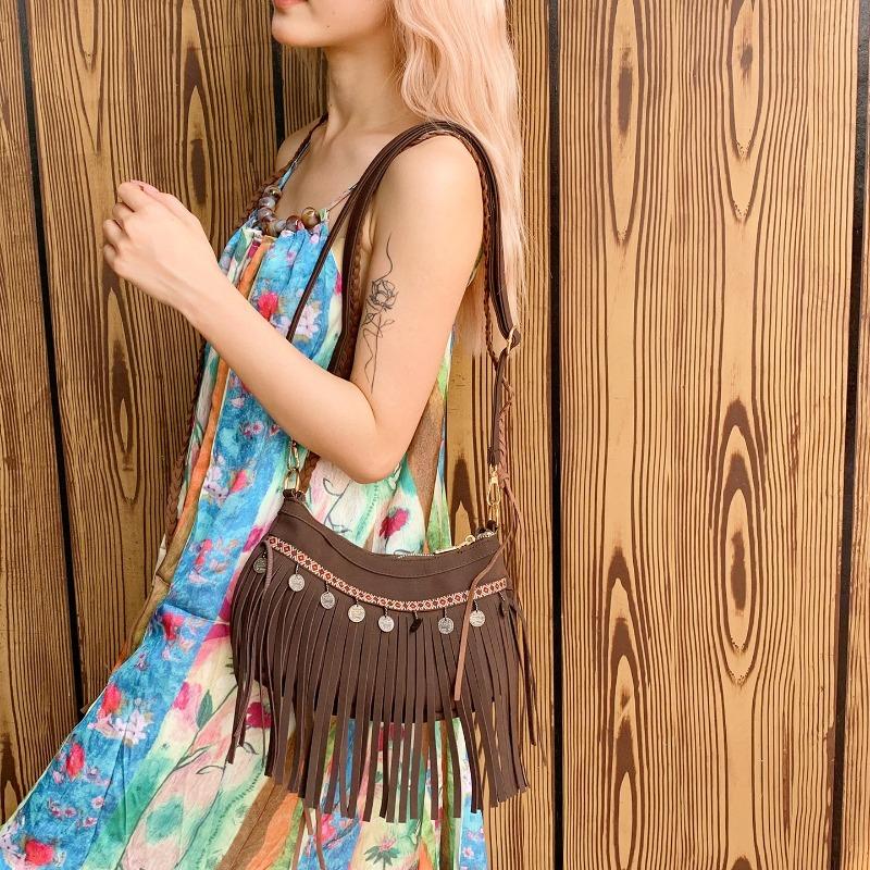 Temperament Versatile Light Luxury Shoulder Bag Fringed Simple Messenger Bag New Fashion Rivet Portable Small Square Women's Bag