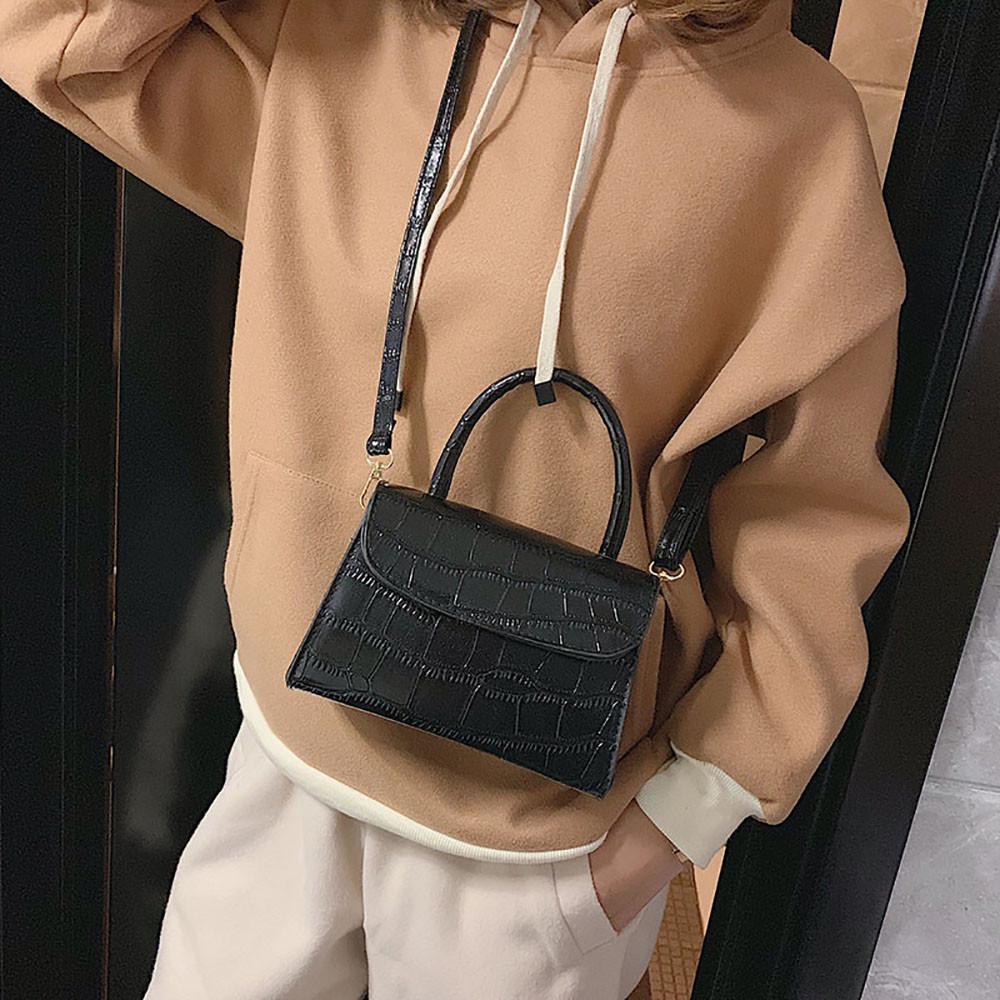 Women Retro Portable Small Square Bag Wild Shoulder Bag Messenger Bag