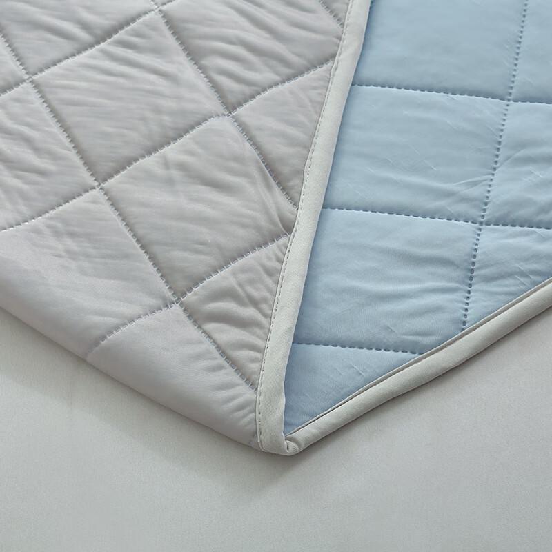 Baiweisi Ice Silk Cooling Summer Quilt