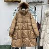 Giacca in piumino coreano da donna, media e lunga, nuova versione invernale 2024, giacca con cappuccio in piuma d'anatra bianca spessa con ginocchio, marea