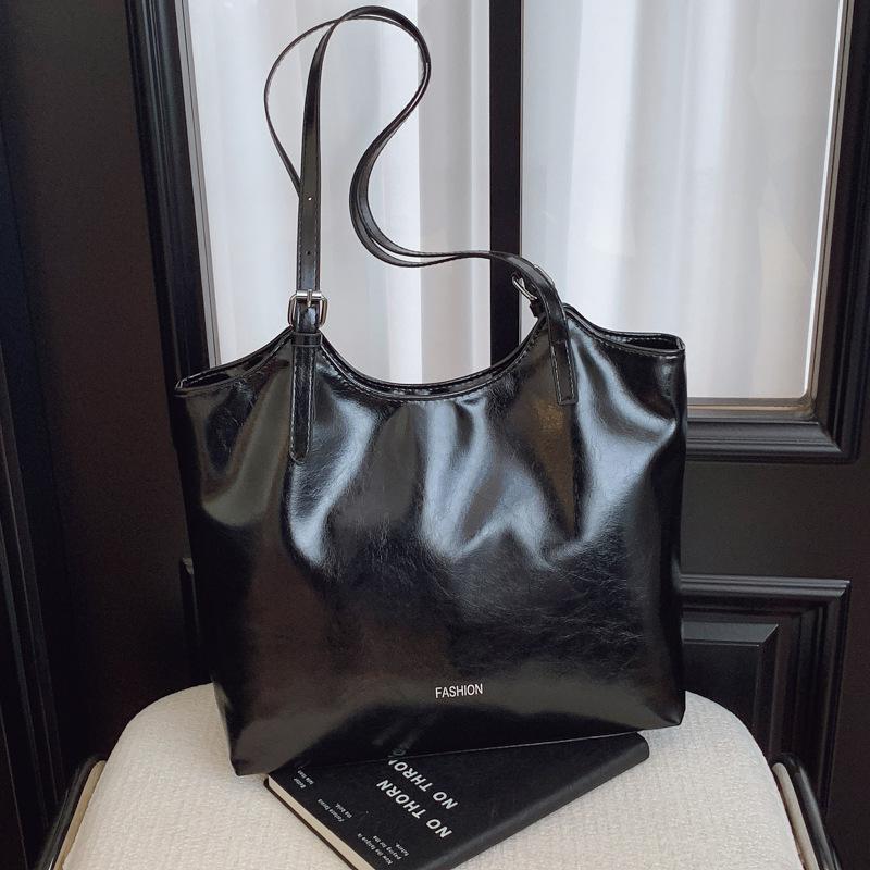 

Tote bag women s large-capacity bag 2025 new college students class to work commuter bag niche shoulder bag women s bag