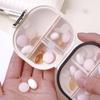 Tragbare Mini-Pillendose für Reisen für sieben Tage, Multi-Grid-Split-Paket, Pillen, Tabletten, versiegelte Aufbewahrungsbox, Pillen-Organizer, wöchentlich