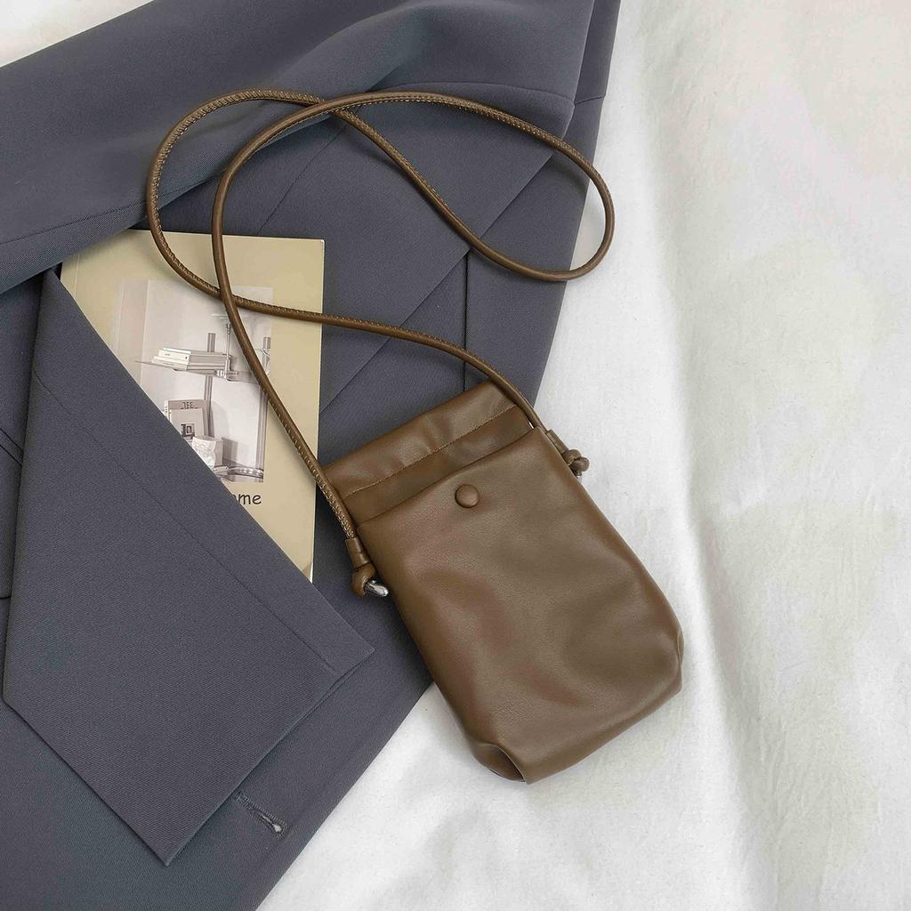 Trendy Spring Shoulder Bags for Women Fashiable and Versatile Crossbody Small Square Purse Minimalist Stylish Phe Bag