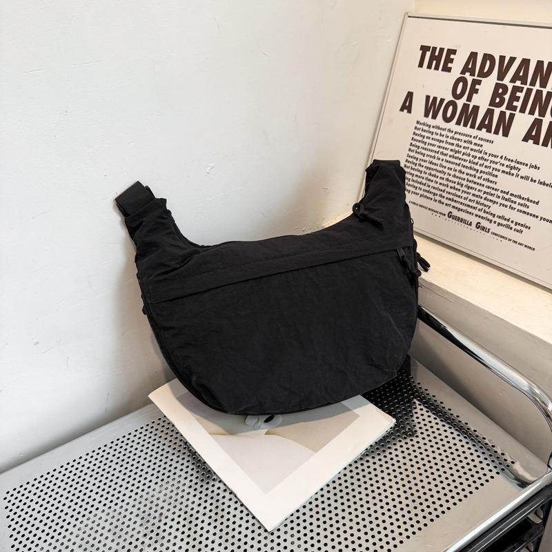 

Casual large-capacity shoulder bag New versatile commuter tote dumpling bag messenger bag чёрный