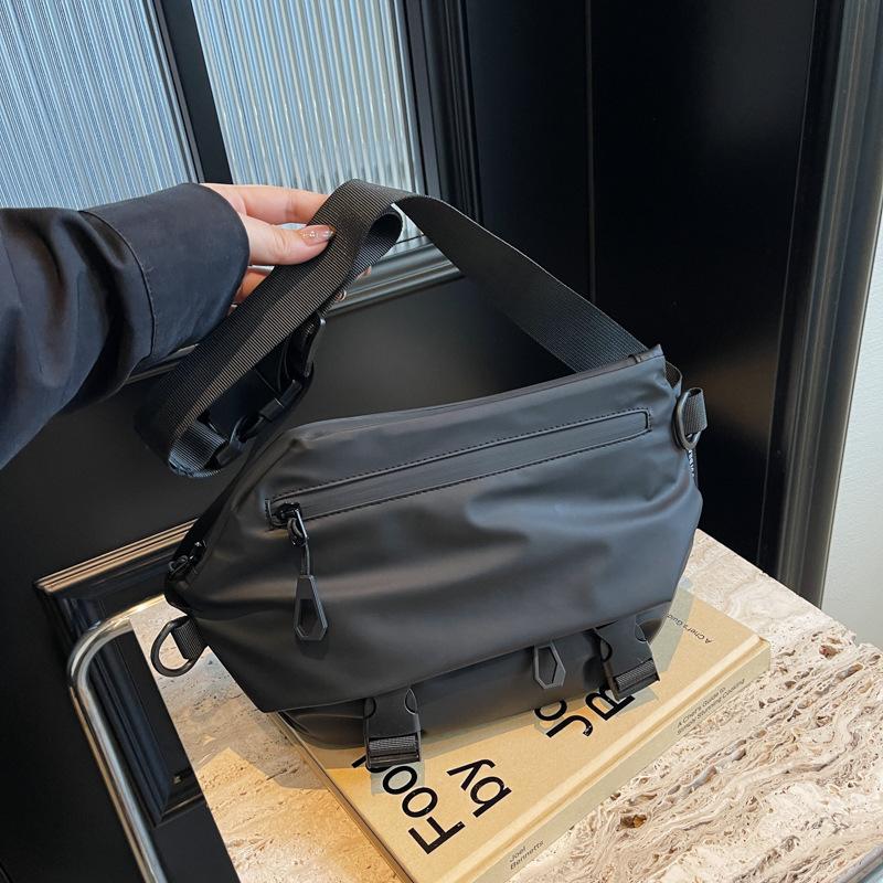 Sports Crossbody Bag Women's Commuter Bag Riding Backpack Large Capacity Shoulder Bag