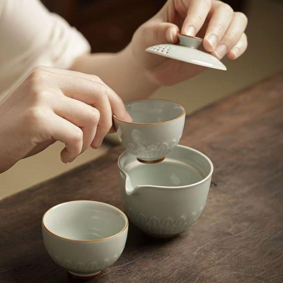 

Premium Lotus Petal Tea Set 1 Pot 2 Cups Tea Maker Ceramic TeaCup Portable Travel Teaware Camping Hiking Teapot Gongfu Teapot
