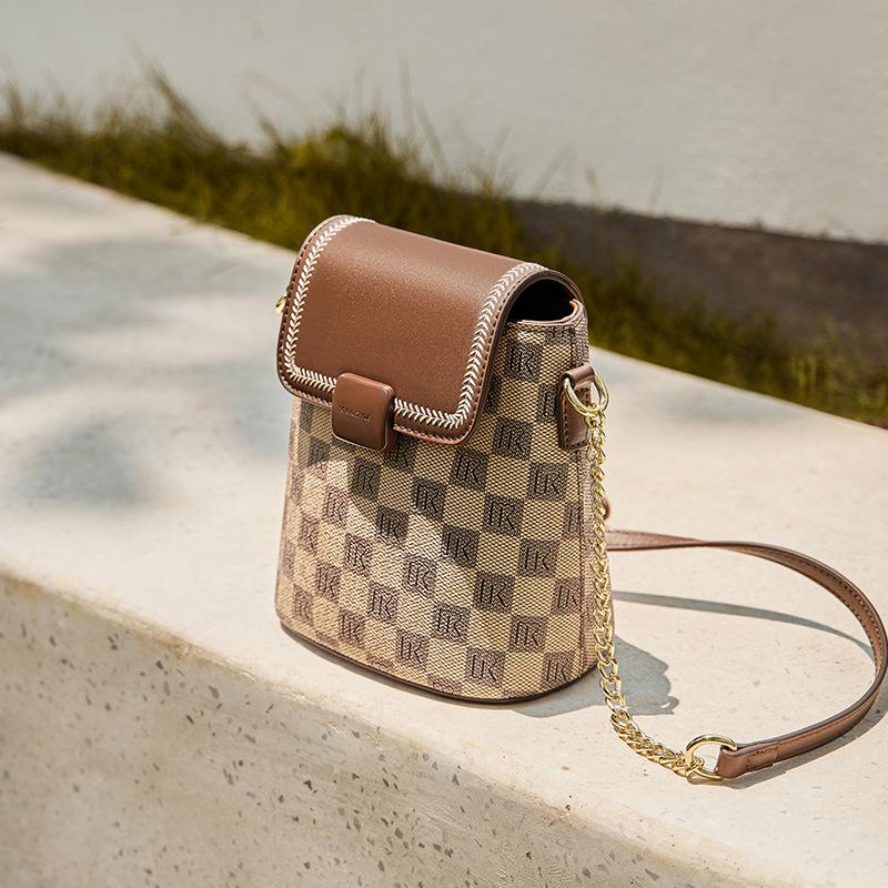 

Mrs. Qiao Handbag Women 2025 New Bucket Bag Female Crossbody Small Bag Fashion Single Shoulder Bag Versatile Monogram Women s Bag Long16CM、Wide11CM、Hig хакі
