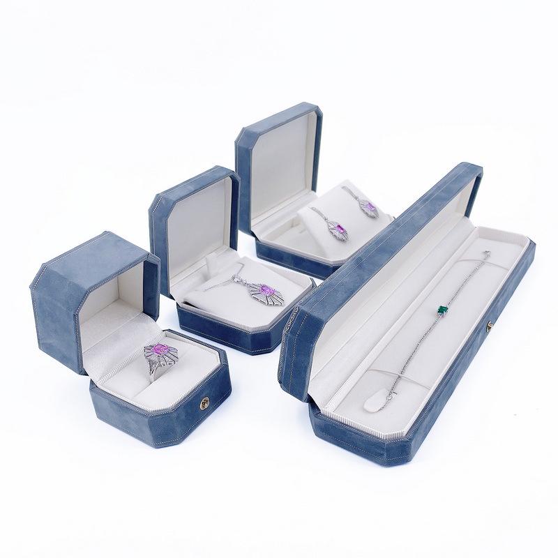 Willson Schmuckschatulle mit achteckiger Goldschnalle – Aufbewahrung hochwertiger Armbänder, Halsketten und Ringe.