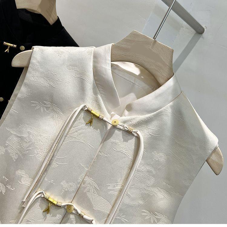 Outside the 2025 spring new stand-up collar buckle sleeveless retro jacquard vest