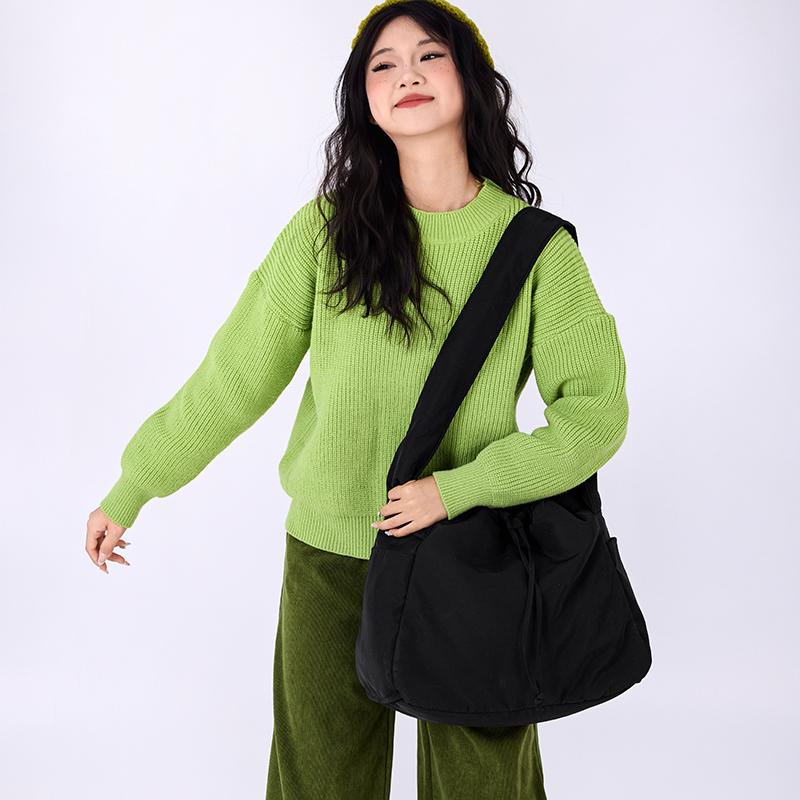 Large Capacity Women's Shoulder Bag Commuter Sports Tote Bag