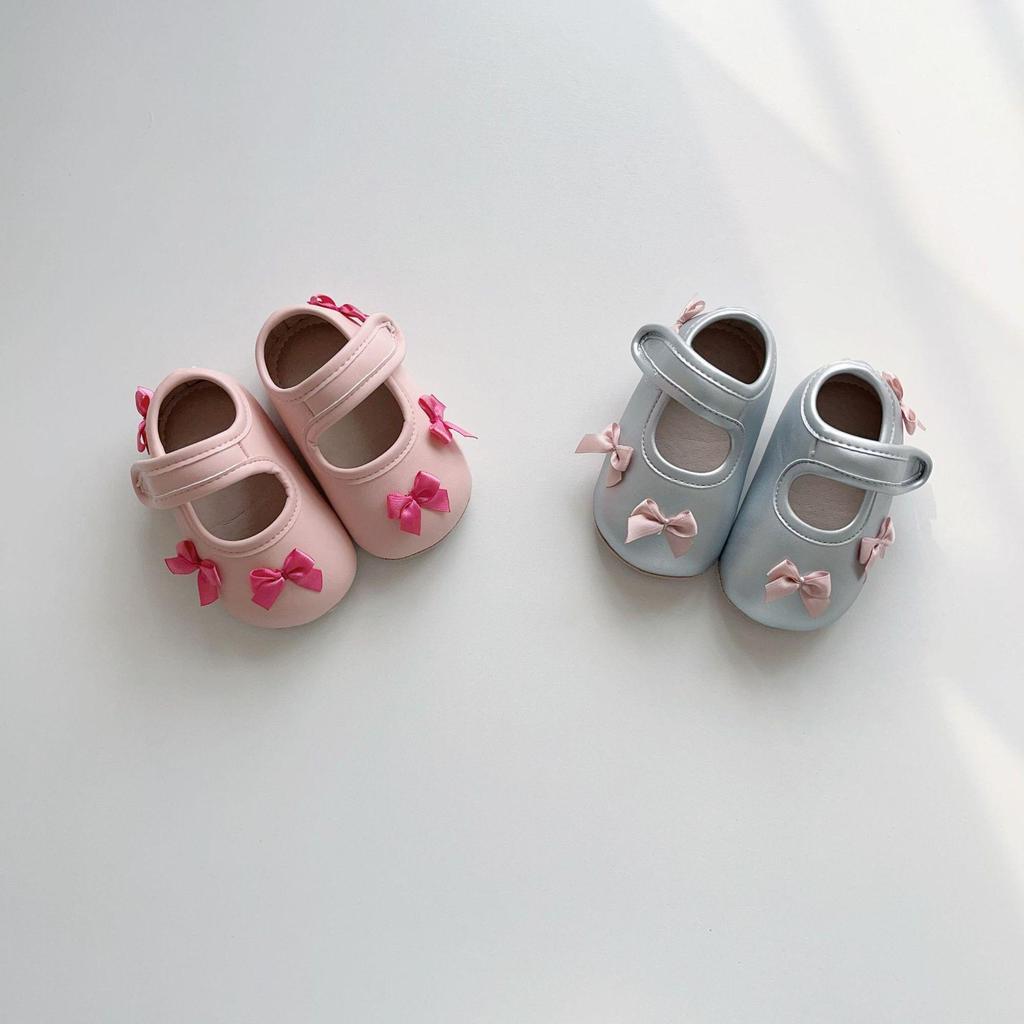 Spring Korean Style Baby Walking Shoes for 0-2 Years: Non-Slip Soft Sole Bow Princess Shoes with Magic Sticker.