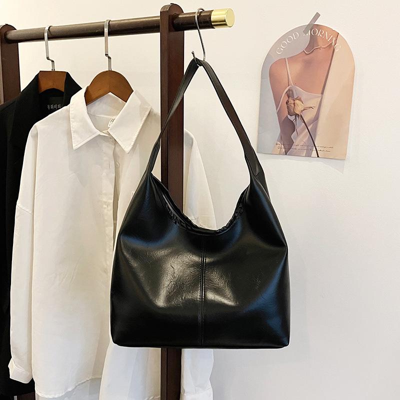 

New fashionable personalized portable shopping bag tote bag female autumn college student class shoulder bag чёрный