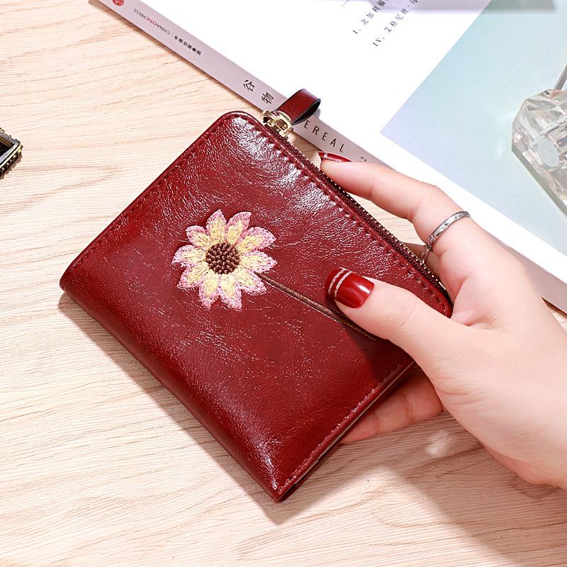 Small Wallet Women's Short Style 2025 New Style Simple and Fresh Student Zipper Buckle Folding Change Clip