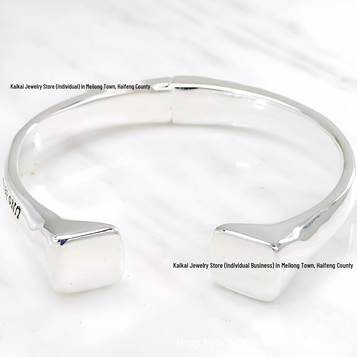 UNOde50 Minimalist Black Crystal Open Square Bracelet for Men  Women - Handmade Spanish Design