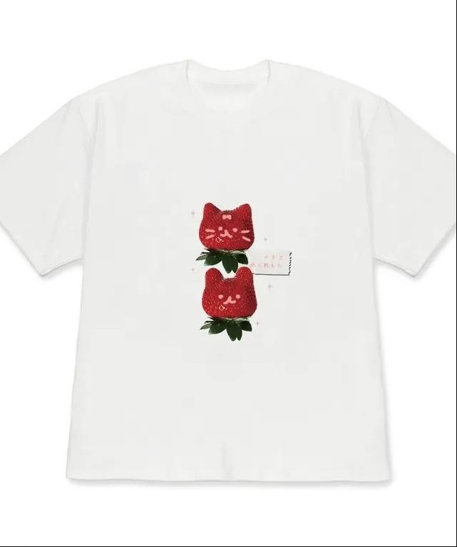 Minimalist Strawberry Graphic Tee Tshirt Casual Aesthetic Crew Neck Shortsleeved Trendy Everyday Fruit Print Top for Women S