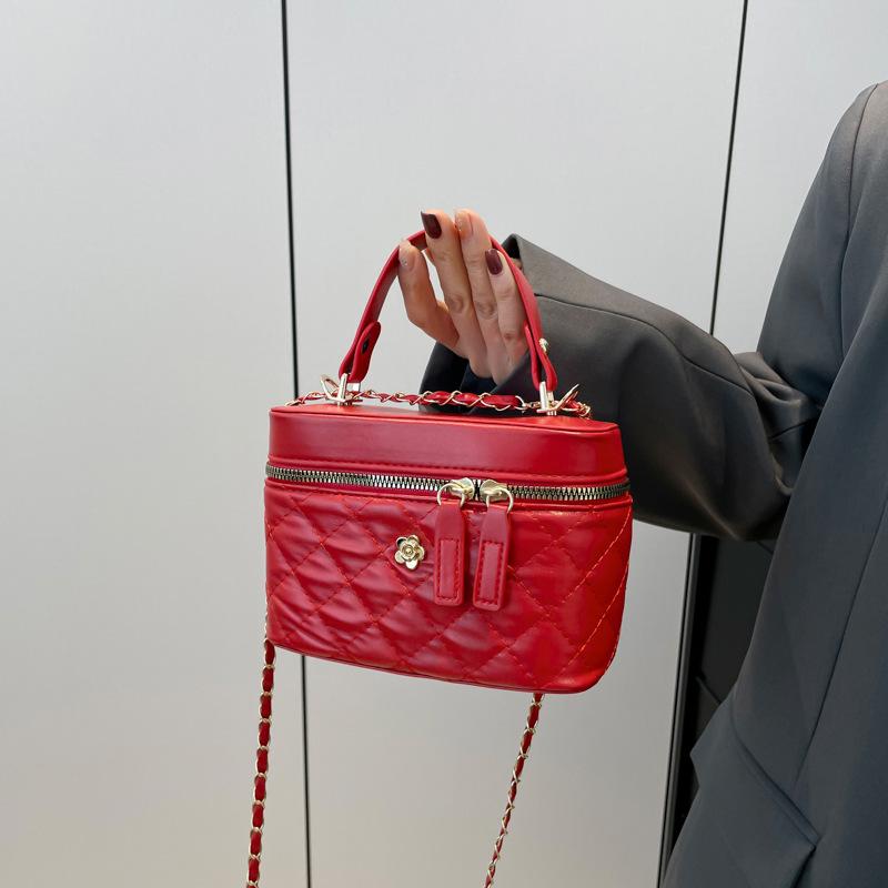 2025 new simple and versatile fashion casual handbag ins style trend autumn and winter niche design messenger bag