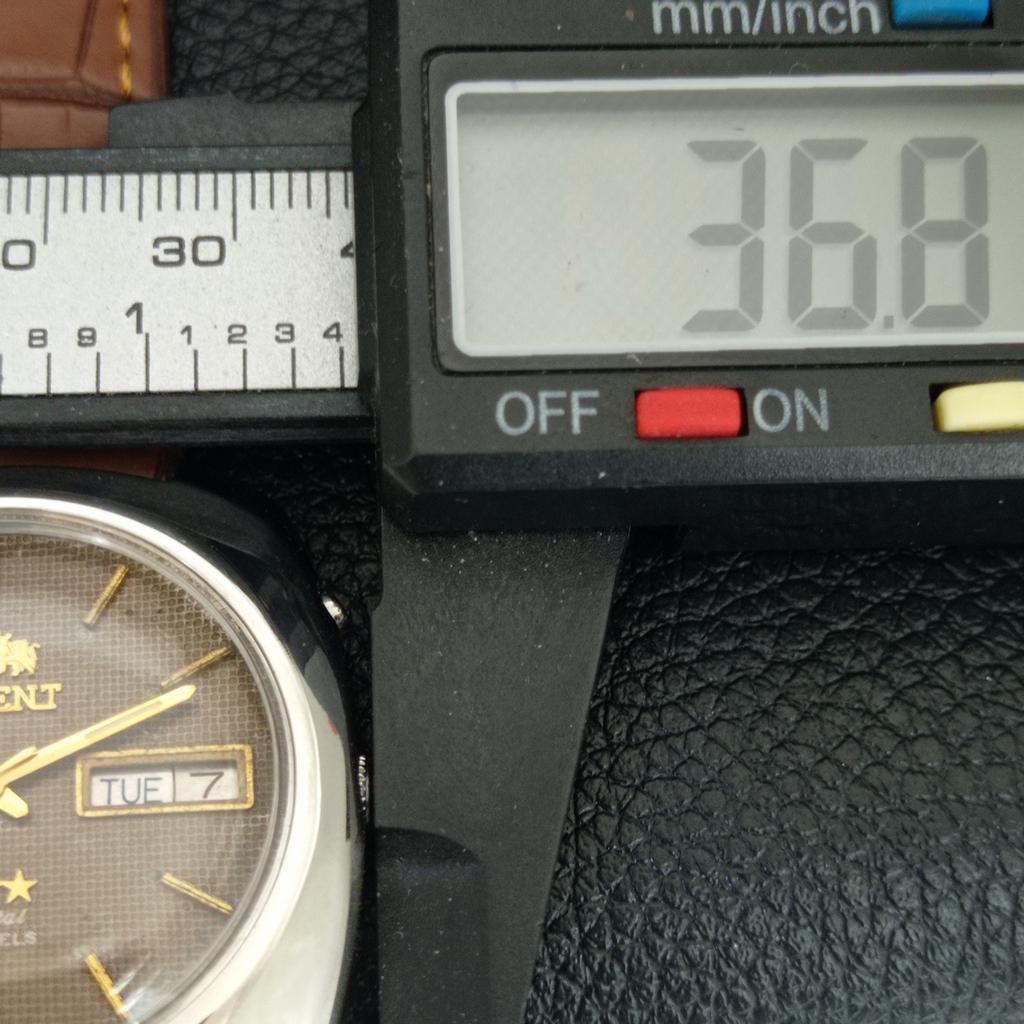 AUTOMATIC 46941 VINTAGE ORIENT CRYSTAL JAPAN MENS ORIGINAL DIAL WATCH a704909-1