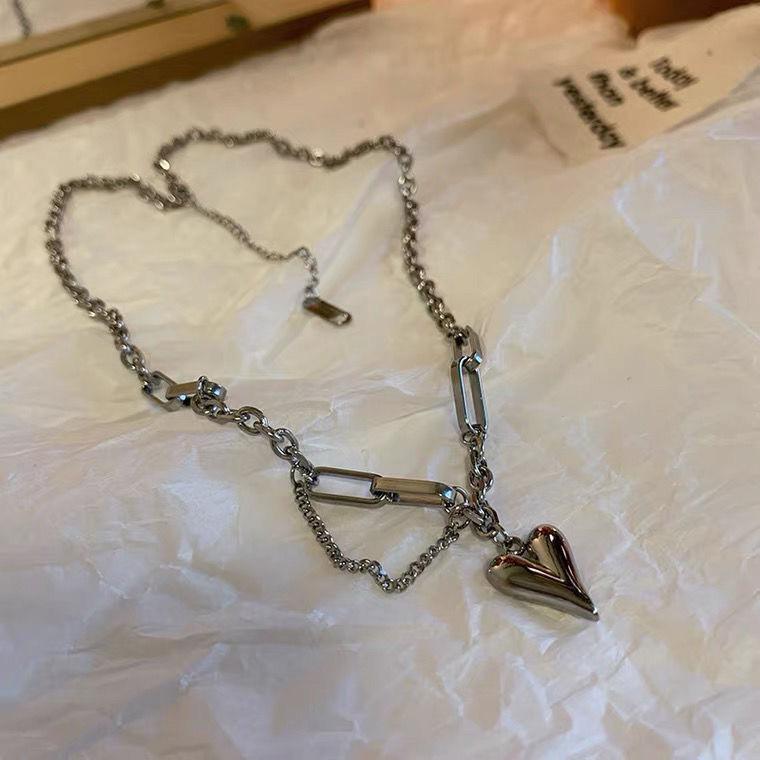 

Love Heart Pendant Beads Flower Necklace for Women Korean Fashion Unusual Aesthetic Vintage Stainless Steel Chain Trendy Jewelry