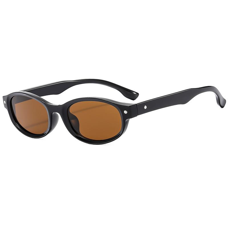 Small Vintage Oval Sunglasses Women Fashion UV400 Protection Rivets Decoration Trending Sun Glasses for Men and Women